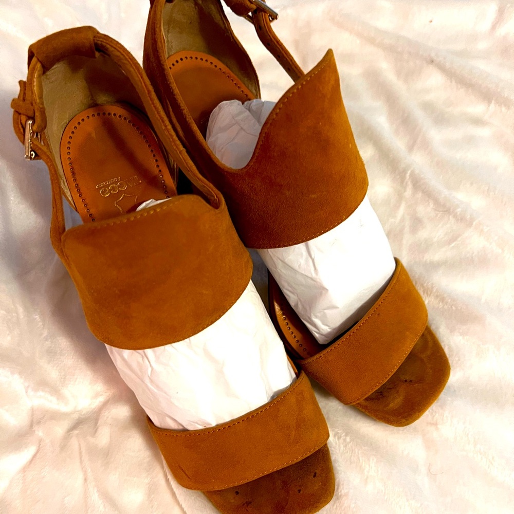 Cognac suede open toe heels fromBanana Republic. Size 8.